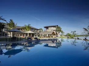 Amaranthe Bay Resort & Spa - Image 2