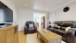 Oaklands A lovely 3 bed house 5 minutes walk away from Hatfield Town Centre - Image 5