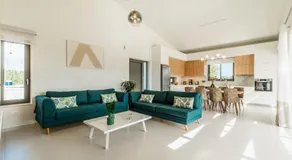 Villa Orientem Bis - 2025 Modern Retreat with Infinity Pool & Sunrise Views - by PosarelliVillas - Image 3