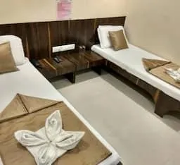 Hotel Honest - Image 3