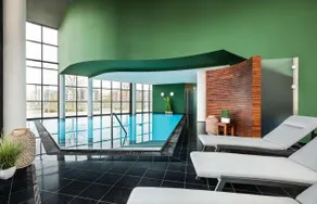 Main Plaza Suite Tower - Image 2