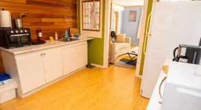 3 Bedroom Gardenside Downtown Home - Image 5