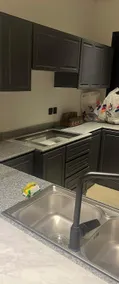 شقه مؤثثه بالنرجس 3غرف وصاله ومطبخ 3دورات مياه - Image 4