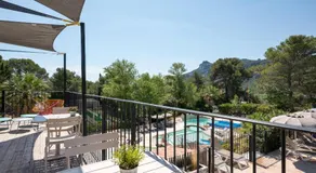 Chalet con barbacoa, terraza y jardín - Image 4