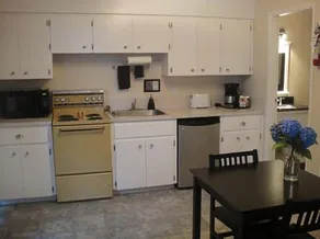 Edgewater Motel - Image 4