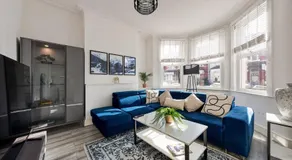 Modern 4 Bedroom House In Woodgreen - Image 3