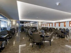 Marquis Hotel - Image 5