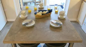 3 Bedroom Home with Welcome Breakfast near Beaches - Image 3