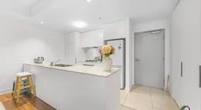 Warm&Comfortable Apartment in Wolli Creek - Image 5