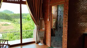 Lưng Chừng House - Image 5