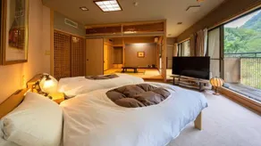 Yubara Onsen Hakkei - Image 2