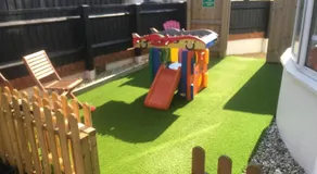 BARBIE HOUSE ,Opposite PIER & Beach ,SLEEPS 6 , 2 BEDROOM GROUND FLOOR SELF CONTAINED GARDEN FLAT , PRIVATE ENTRANCE , KITCHEN , Guaranteed Parking ,Wifi , Movies ,Bathroom ,fridge , microwave ,BEDROOM 1, DOUBLE BED & 2 SINGLE BEDS ,BEDROOM 2 , DOUBLE BED - Image 5