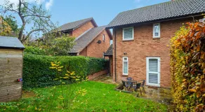 Milton Keynes 3BR, Modern Home, Sleeps 5, Families Stays, Parking , Free WiFi - Image 5