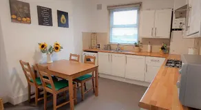 Very spacious two bedroom converted apartment in East Croydon - Image 5