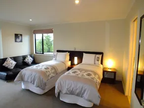 Wanaka Alpine Lodge - Image 3