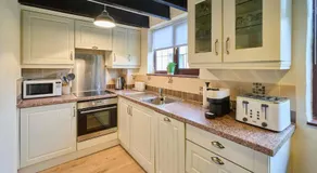Host & Stay - Providence Cottage - Image 3