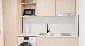 Auburn Studio, Entire Studio with Ensuite toilet and kitchen - Image 5