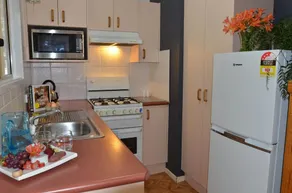 Jervis Bay Cabins & Hidden Creek Campsite - Image 2