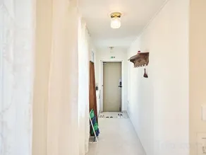 Bilingual Host (CN/KR) | Prime Seoul Location | Stylish Interior | Entire Floor to Yourself - Image 3