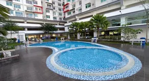 KLIA Ehsan Residence Pool View 8 PAX Air-Con Home - Image 2