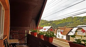 Dmc House - Image 2