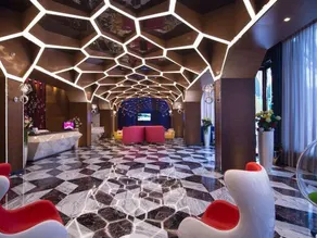 Pinnacle Art Hotel - Image 3