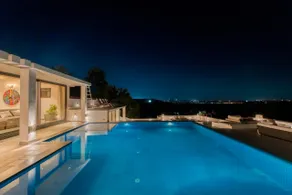 Staymaster Sea La Vie - Luxury 5BR Private Villa with Sea View and Infinity Pool in Nerul - Image 5