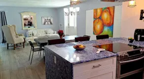 3-bedroom Private duplex house, full kitchen living room, parking, WiFi BBQ Karaoke Available - Image 2