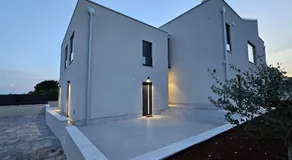 Chandra villa, stylish seaside stay with private salt 10 m pool - Image 5