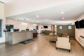 Quality Inn & Suites near Downtown Bakersfield - Image 3