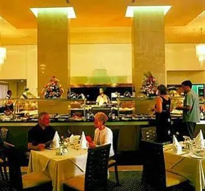 Crown Resorts Horizon Hotel - Image 5