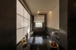 SFEEL Designer Hotel (Datong Ancient City Huayan Temple Branch) - Image 4