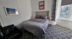 Windsor house - Image 2