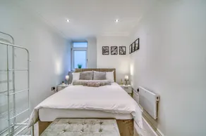 Charming Home Away From Home With Free Parking! - Image 2