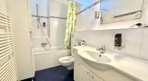 AR City Hotel Frankfurt - Image 2