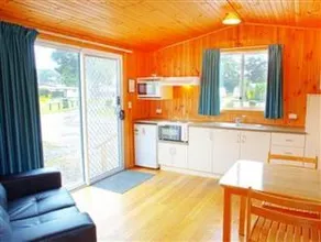 Strahan Beach Tourist Park - Image 2