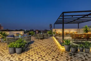 The Embassy Inn - Near Indoor Stadium & Sector 11 - Image 2