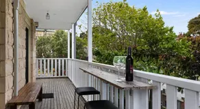 Deluxe family home near beach with views sleeps 10-12 - Image 4