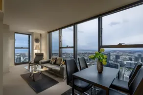 Skyhigh retreat on the 57th floor - Free Parking - Image 2
