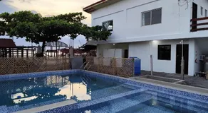 Calishores Beachfront Resort - Image 2