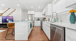 Luxury 3BR 2BA apt near Harvard with Free Parking - Image 5