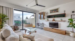 Elegant 3 bedroom apartment, family friendly with sun terrace and hot tub SMAS1-1 - Image 2