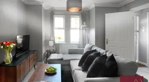 Woking - 2 Bedroom House - Parking - Image 2