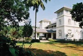 Manor House Boutique - Image 4