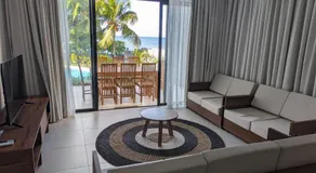 ReefScape Beachfront Residence - Image 2