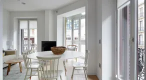 Easo Suite 2B by FeelFree Rentals - Image 4