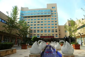 Royal Hotel - Image 3
