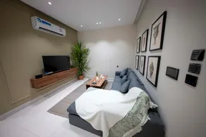 Luxury two bedroom Apartment As Salamah - Image 5