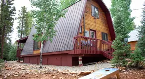 Covered Hot Tub Getaway Sleeps 9 - Image 3