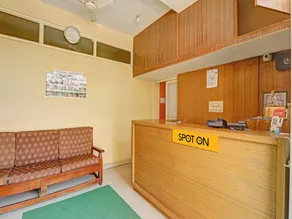 SPOT ON 811668 Shreyas Residency - Image 4